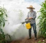 FARMER SPRAYING HIS FARM WITH FOG MACHINE super2000